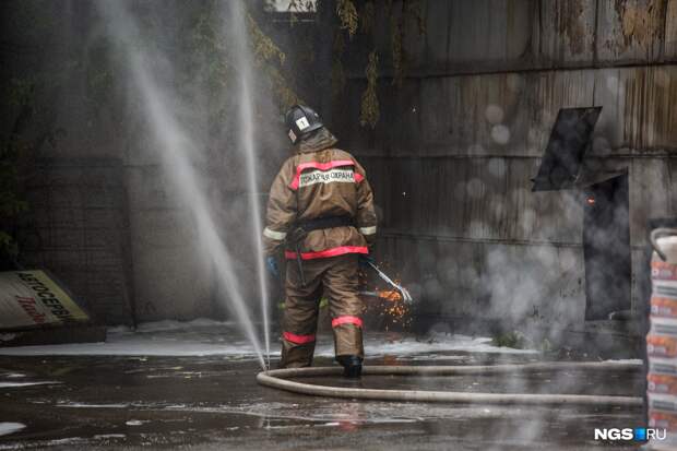 Пожарный дым. Дым при пожаре. Пожарный дым. Пожарный дым. Пожарный дым.