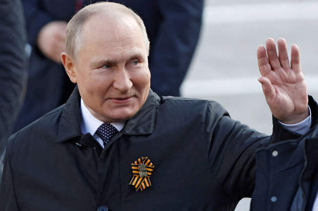 Путин перед парадом Победы встретил в Гербовом зале Кремля иностранных коллег