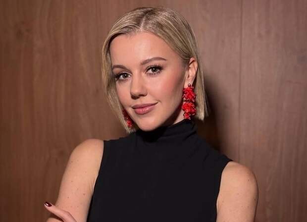 Торт, пайетки и сотни поздравлений: Юлианна Караулова отмечает 38 лет