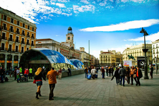 https://stogorodov.ru/images/cities/europe/madrid/puerta-del-sol.jpg