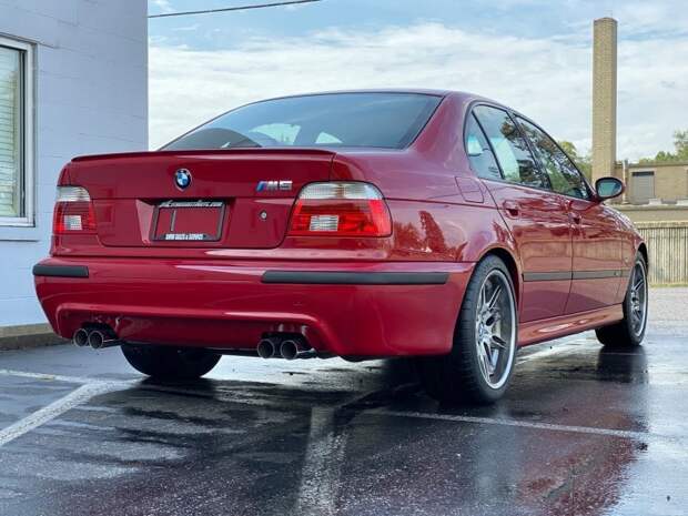 В США продается великолепный BMW M5 2002 года выпуска в редком цвете