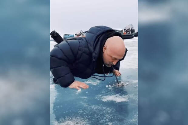 Актер Гоша Куценко попил Байкал через трубочку