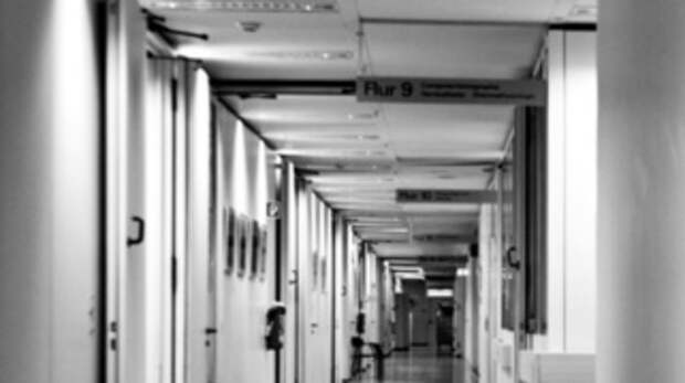Больничный коридор / Фото: pxhere.com/ru/photo/698364