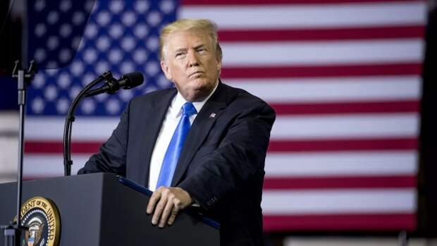 Более половины американцев поддержали отстранение Трампа