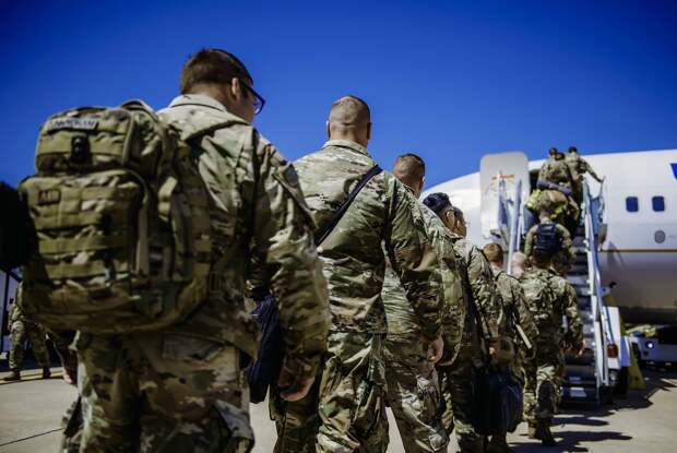 США перебрасывают тысячи военных на Ближний Восток