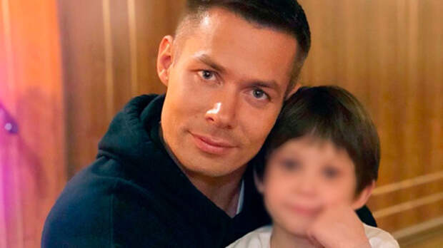 Схватила за руку и швырнула: Пьеха рассказал об избиении сына