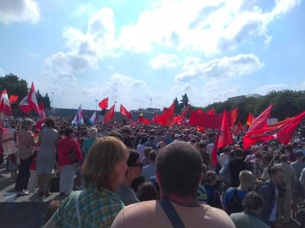 Митинг в Петербурге