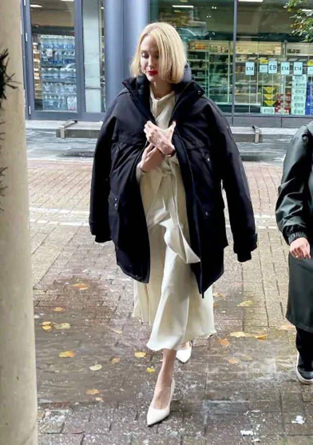 Анджелина Джоли