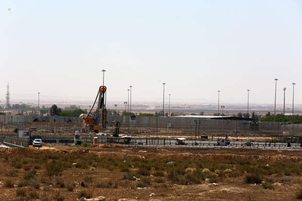 Армия Израиля перекрыла КПП "Керем-Шалом" для проезда фур с гумпомощью в Газу