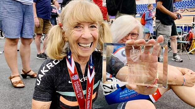 80-летнюю американскую велогонщицу Жикель дисквалифицировали за допинг. Она употребляла запрещенный препарат 15 лет