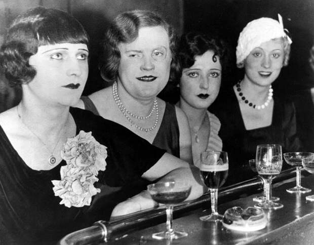 1929. Трансвеститы в берлинском ночном клубе история, события, фото