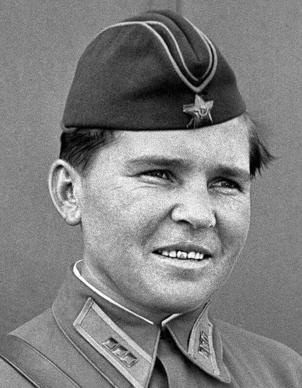 Первые женщины — герои Советского Союза
