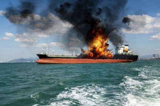 "Герани" подожгли танкер у берегов Одессы