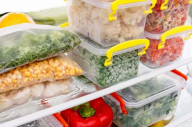 Экономьте работу процессора холодильника,за счет размораживания продуктов в холодильнике.