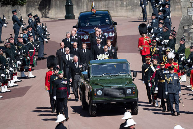 Похороны принца Филиппа в фотографиях: Чарльз, Уильям, Гарри и другие