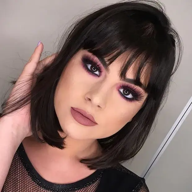 темное каре с челкой фото 16