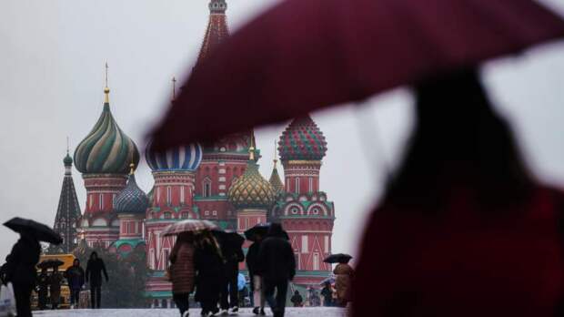 Аномально холодный День Победы: погода на 9 Мая и выходные в Москве, Питере и по регионам