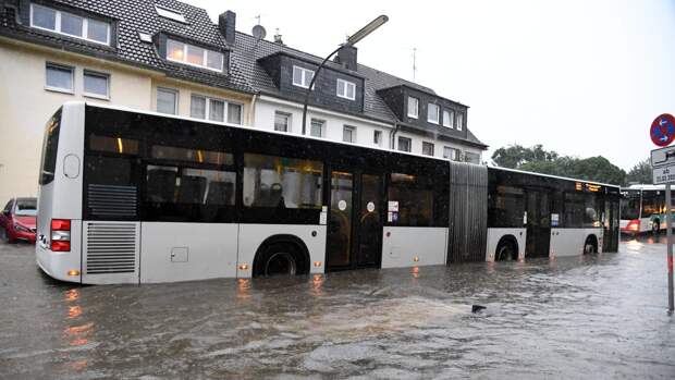 Швейцарские журналисты поставили Германию в тупик острыми вопросами о наводнении