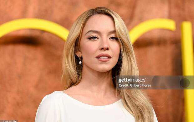 Фанаты "Эйфории" в шоке: Зендея и Сидни Суини, кажется, серьёзно поругались