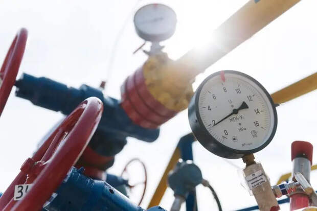 Вице-премьер Новак: поставки нефти из РФ в Венгрию и Словакию продолжаются, несмотря на отказ Киева от транзита