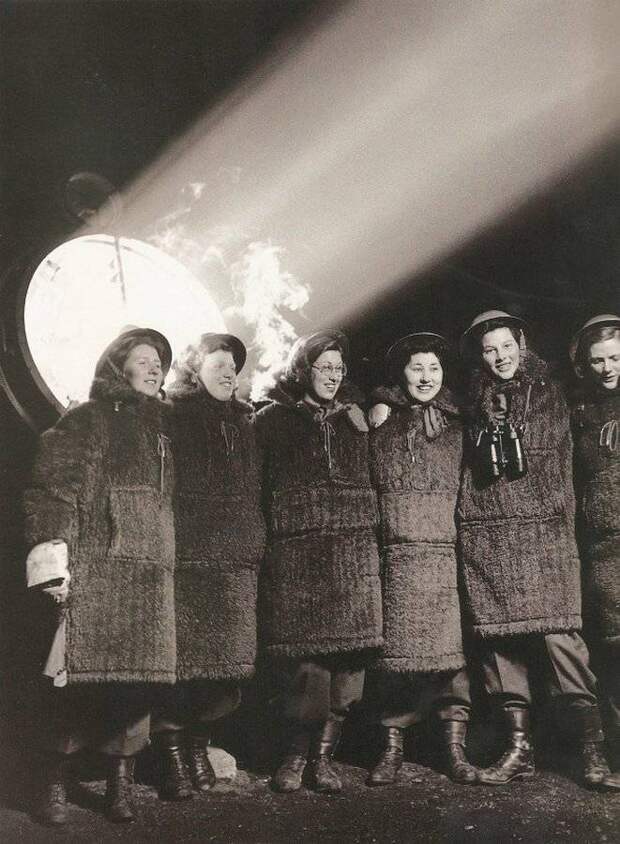Управляющие светом, 1943 год, Великобритания