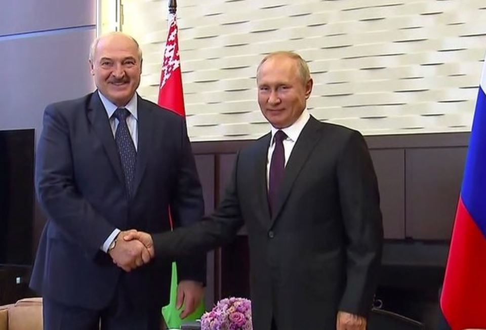 “Намертво”: Лукашенко присягнул на верность Путину, расстроив кураторов на Западе