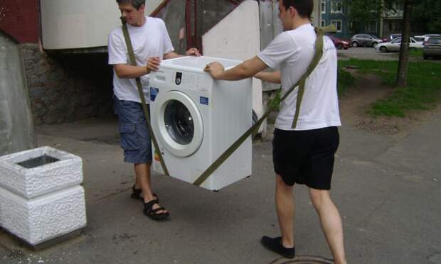Как правильно перевозить стиральную машинку