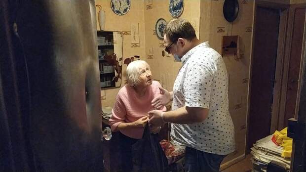 Волонтер доставил продукты пенсионерке / Фото из личного архива