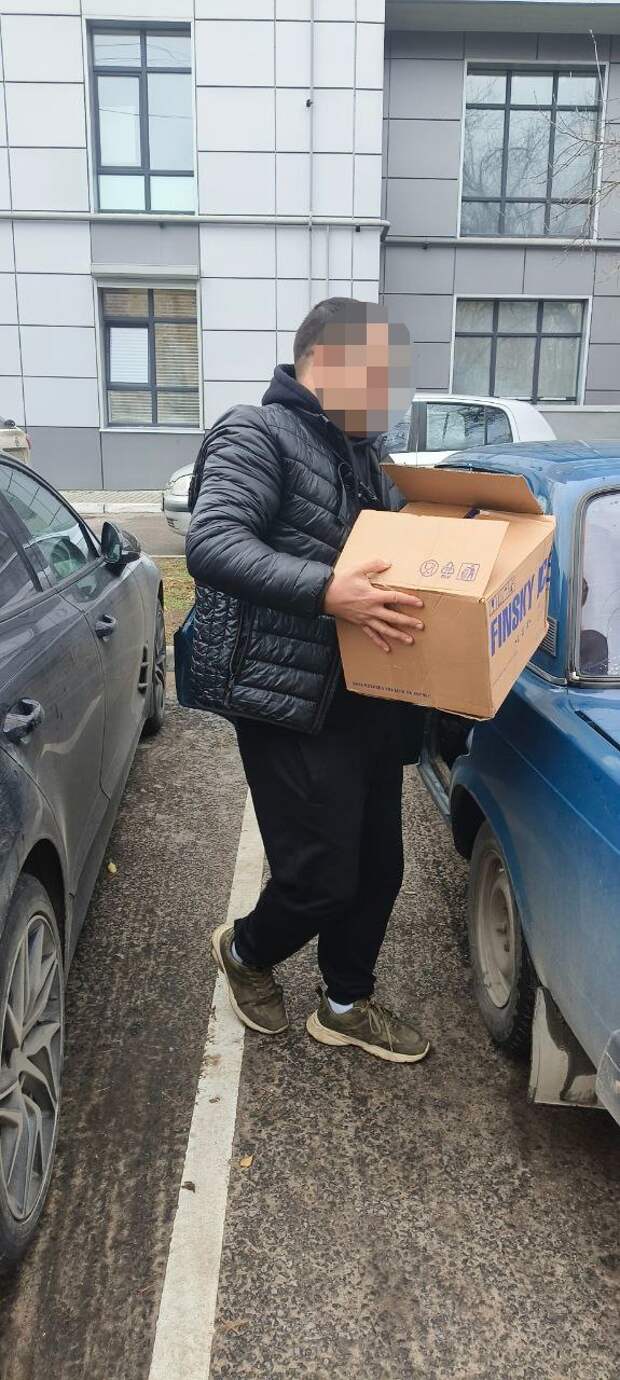В Твери водитель "Лады" перевозил в машине запрещенную продукцию