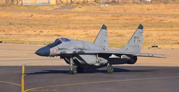 «Замена устаревшим Р-73 на МиГ-29»: Индия отказывается от советских ракет