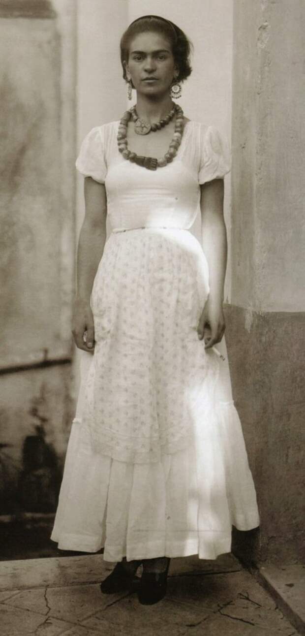Редкие снимки культовой художницы Фриды Кало 1920-х годов Фрида Кало, искусство, история, редкие фото, ретро, ретро фото, фото, художницы