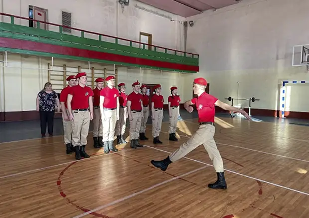 Юнармейские отряды приняли участие в смотре строевой подготовки в Омской области