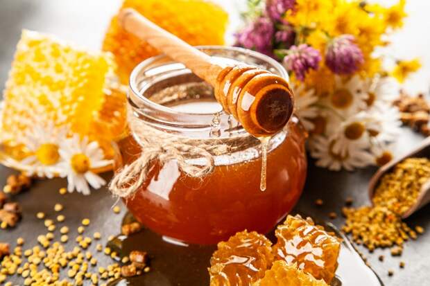 Зачем есть мёд на ночь: удивительное влияние на здоровье!