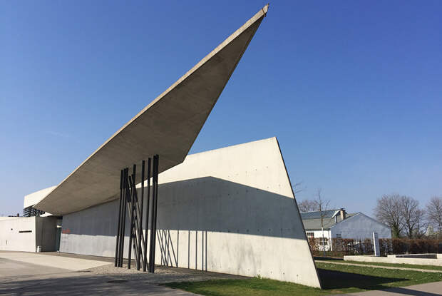 Здание пожарной станции на территории Vitra Campus (1993)