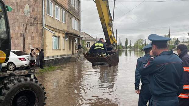 Минобороны РФ предложило свою помощь Армении в ликвидации последствий наводнений
