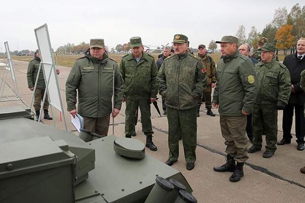 Президент Белоруссии Александр Лукашенко на полигоне в Брестской области. Фото: официальный сайт президента Белоруссии