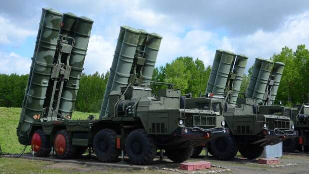 Минобороны РФ перебросило два дивизиона ракетных комплексов С-400 на учения в Белоруссию