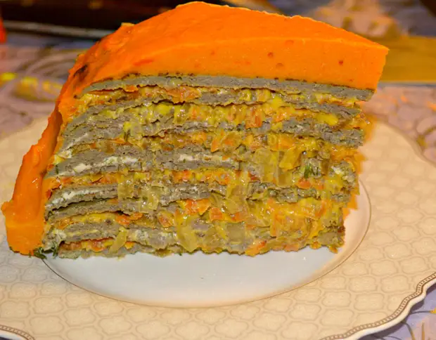 Печеночный торт с морковью и луком