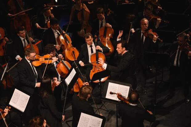 MusicAeterna представит в Москве и Петербурге программу из сочинений Куртага и Брамса