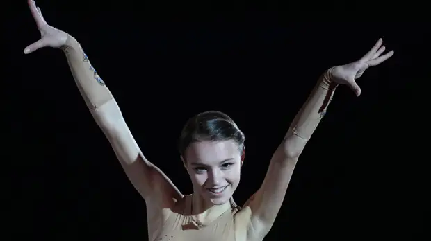 Щербакова показала, как исполняет тройной аксель на тренировках