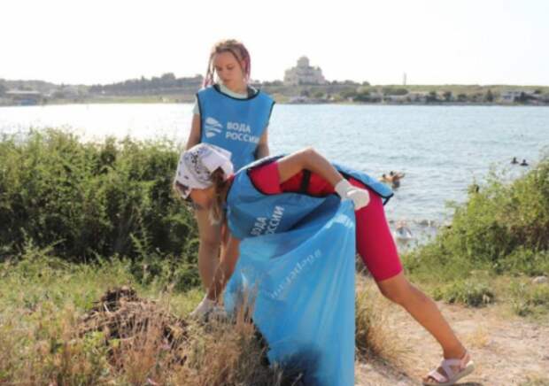 Севастопольские волонтёры стали лучшими в акции «Вода России»