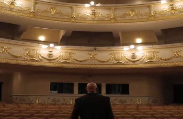 Театр оперы и балета Екатеринбурга массово отменил десятки спектаклей