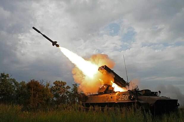 Обломки БПЛА повредили жилой дом в Ленобласти