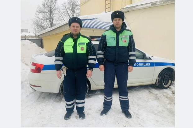 Сотрудники тульской Госавтоинспекции помогли доставить беременную в перинатальный центр