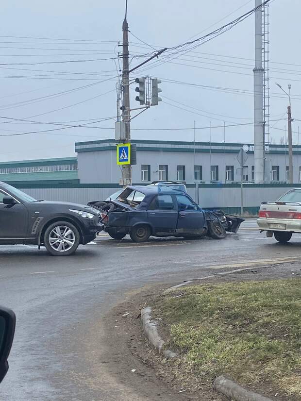 фото с места ДТП на Зелёном в Макеевке
