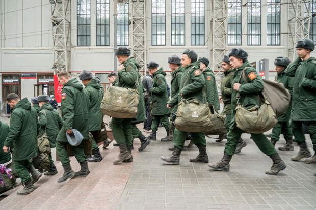 Круглогодичный призыв в России: Госдума одобрила законопроект в первом чтении. Что изменится для новобранцев