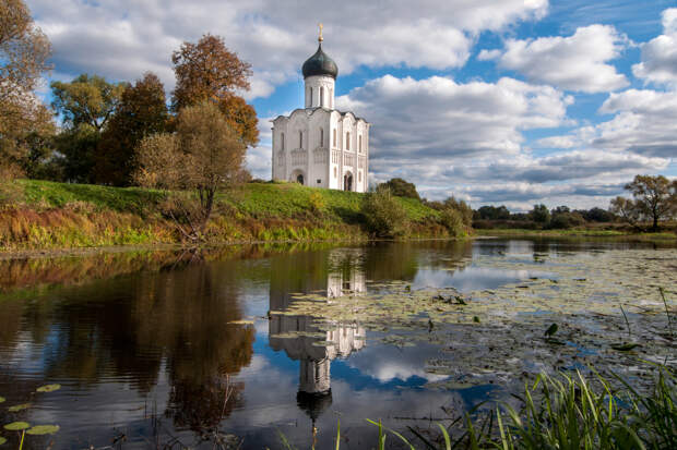 Красоты России. Храм Покрова на Нерли в объективах фотохудожников