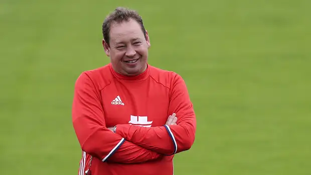 «Каждый матч для нас — приключение»: как экс-тренер ЦСКА Слуцкий начал сезон во главе голландского «Витесса»