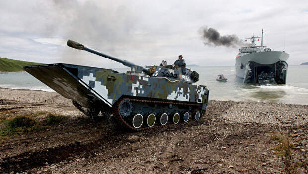 Боевые машины пехоты Военно-морских сил Народно-освободительной армии КНР. Архивное фото Боевые машины пехоты Военно-морских сил Народно-освободительной армии КНР. Архивное фото