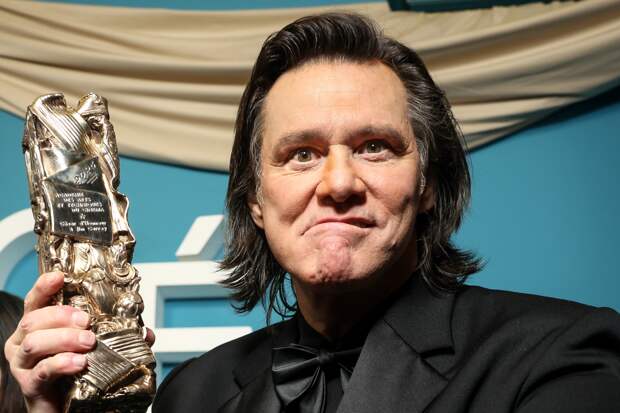 Джим Керри изменился до неузнаваемости. Фанаты уверены — его убили, клонировали и подменили